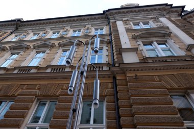 sokak lambası - taşınabilir veya sabit yapay ışık kaynağı 