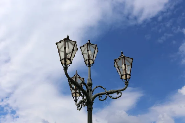 Utcai Lámpa Hordozható Vagy Helyhez Kötött Mesterséges Fényforrás — Stock Fotó