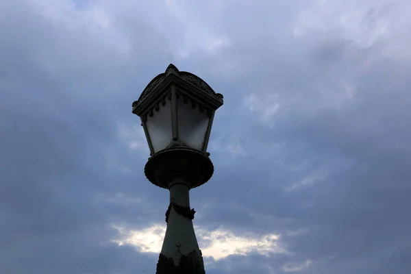 Utcai Lámpa Hordozható Vagy Helyhez Kötött Mesterséges Fényforrás — Stock Fotó