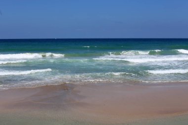 İsrail 'in kuzeyindeki Akdeniz kıyısında. 