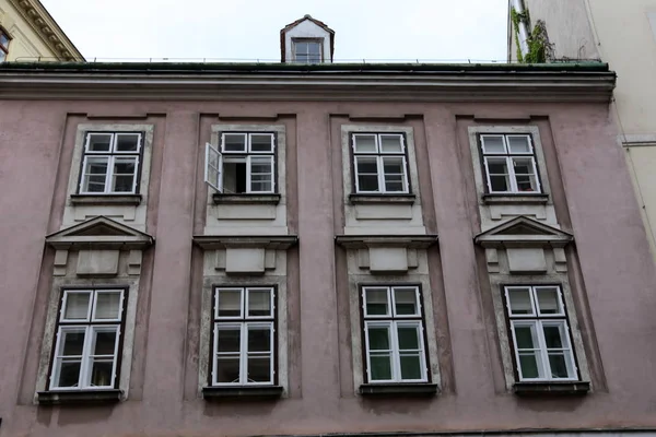 Okno Otvor Stěně Která Slouží Získat Světla Místnosti Ventilace — Stock fotografie