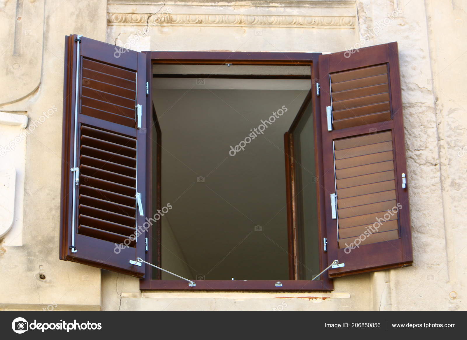 Window Opening Wall Serves Receive Light Room Ventilation