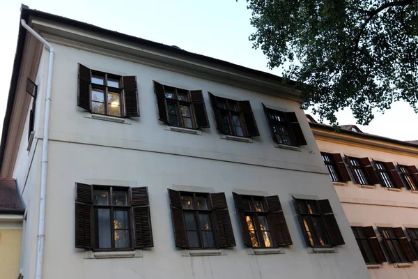 Ein Fenster Ist Eine Öffnung Der Wand Die Zur Aufnahme — Stockfoto