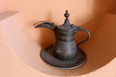 tabakları masaya vardır 