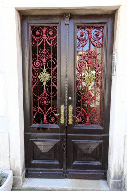 Kapı - duvar girmek ve oda bırakarak bir açılış 