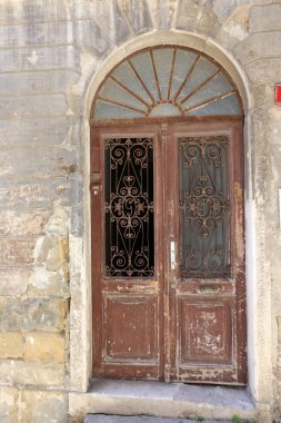 Kapı - duvar girmek ve oda bırakarak bir açılış 