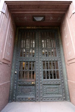 Kapı - duvar girmek ve oda bırakarak bir açılış 