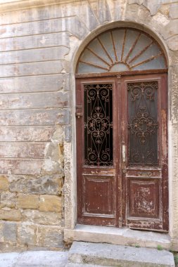 Kapı - duvar girmek ve oda bırakarak bir açılış 