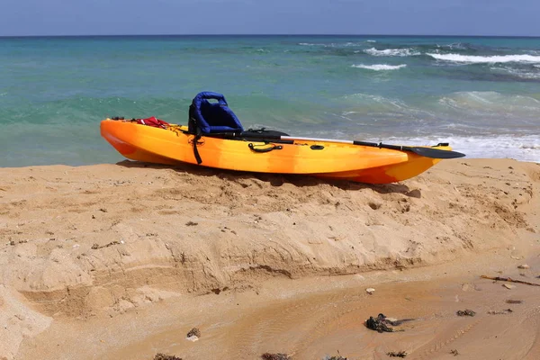 Kayak Sportivo Sulle Rive Del Mar Mediterraneo Nel Nord Israele — Foto Stock