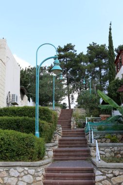 Merdiven - fonksiyonel ve yapısal öğesi dikey bağlantılar sağlayan yapısı 