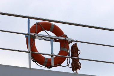 Çit - başkasının toprakları korumak için hizmet vermektedir bir yapı. 