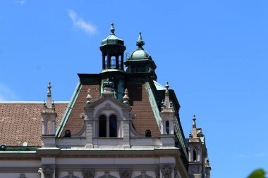 çatı ile Seramik Fayans kaplı 