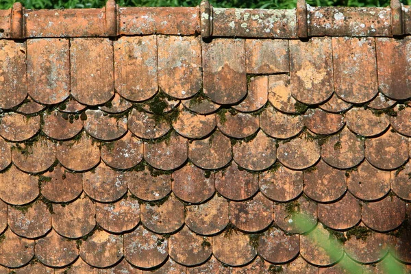Telhado Coberto Com Telhas Cerâmicas — Fotografia de Stock
