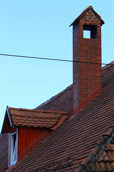 Het Dak Een Schoorsteen — Stockfoto