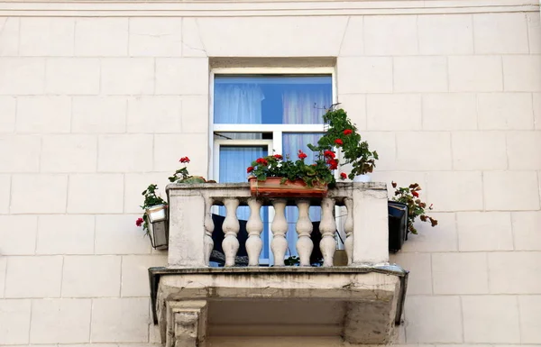 Balkon Der Architektur Eine Plattform Mit Schienen Verstärkt Auf Sichtbalken — Stockfoto