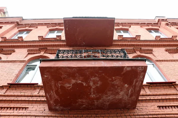 Balkon Architektuře Platforma Kolejnicemi Prošitý Trámy Zdi — Stock fotografie