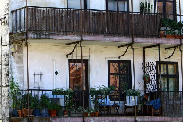 Balcony Architecture Platform Rails Reinforced Exposed Beams Wall — Stock Photo, Image