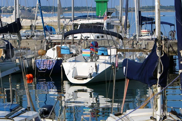 Poste Amarrage Est Endroit Spécialement Équipé Près Rivage Pour Les — Photo