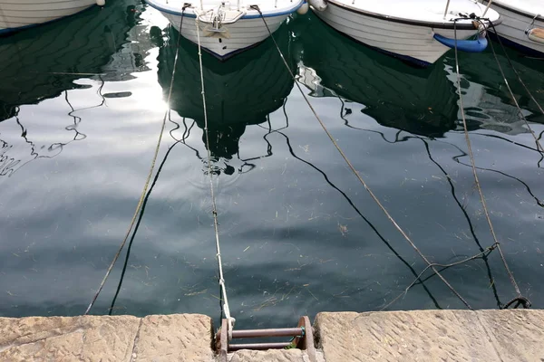 Cais Lugar Especialmente Equipado Pela Costa Para Atracar Navios Barcos — Fotografia de Stock