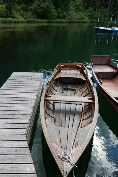 Ormeggio Luogo Appositamente Attrezzato Sulla Riva Ormeggiare Navi Barche — Foto Stock