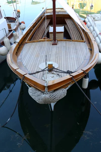 Ormeggio Luogo Appositamente Attrezzato Sulla Riva Ormeggiare Navi Barche — Foto Stock