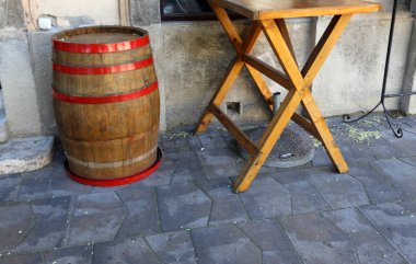 Varil bir yerden diğerine alınmasını silindirik bir gemisi 