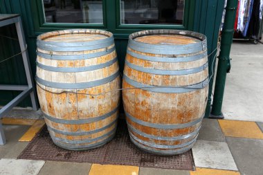 Varil bir yerden diğerine alınmasını silindirik bir gemisi 