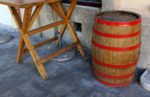 Varil bir yerden diğerine alınmasını silindirik bir gemisi 