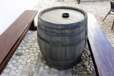 Varil bir yerden diğerine alınmasını silindirik bir gemisi 