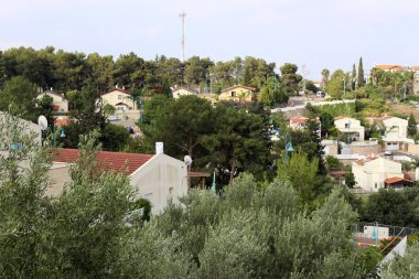 İsrail'in kuzeyinde küçük bir şehirde manzara 
