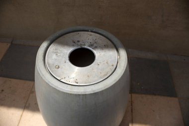 Sigara izmaritleri ve Tütün ash, İçilmeyen işleminin sık bir öznitelik için bir gemi tablam. 