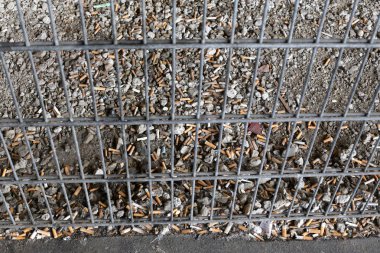 Sigara izmaritleri ve Tütün ash, İçilmeyen işleminin sık bir öznitelik için bir gemi tablam. 