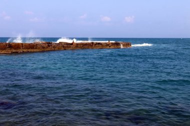 İsrail 'in kuzeyindeki Akdeniz kıyısında. 