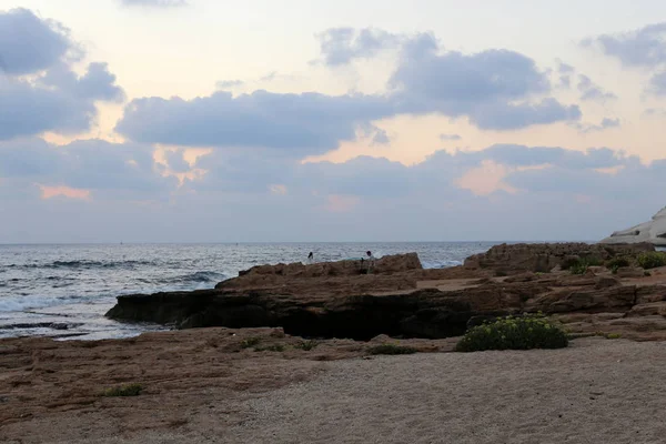 İsrail 'in kuzeyindeki Akdeniz kıyısında. 