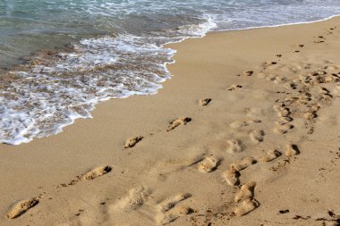 Kumdaki Kuzey İsrail ' Akdeniz'in kıyısında 