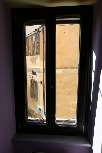 Una Ventana Una Abertura Pared Que Sirve Para Recibir Luz —  Fotos de Stock