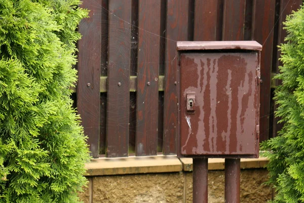 Mail box designed for collecting and delivering mail correspondence