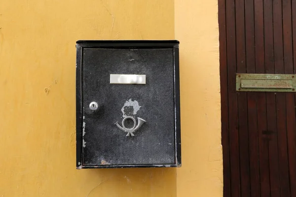 Mail box designed for collecting and delivering mail correspondence