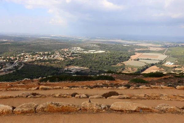İsrail'in Kuzey dağlarında mağara kemer 