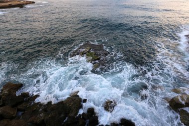 İsrail 'in kuzeyindeki Akdeniz kıyısında. 