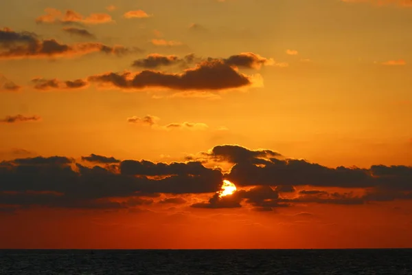 Sun Sets Horizon Mediterranean Ends Day — Stock Photo, Image