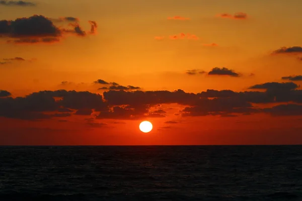 Sol Põe Sobre Horizonte Mediterrâneo Termina Dia — Fotografia de Stock