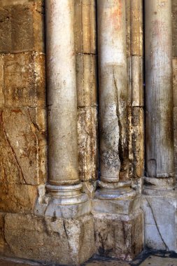 taş doku, kayalar ve eski taş binalar 