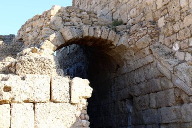 taş doku, kayalar ve eski taş binalar 