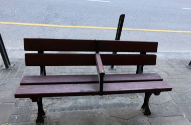 İsrail şehir parkında bir Bank standları 