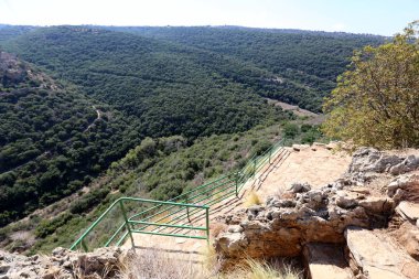 İsrail'in Kuzey Haçlılar Montfort eski kale kalıntıları 