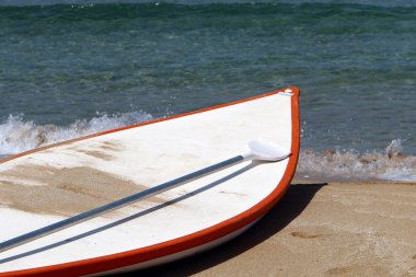 denizin kenarında sahilde tekne Kurtarma Servisi 