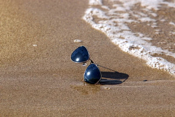 Glasses Lie Beach Sand Mediterranean Coast — Stock Photo, Image