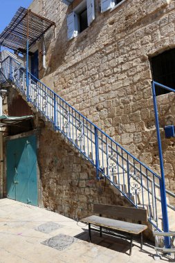 Merdiven bir bina ya da yapı unsurları olduğunu 