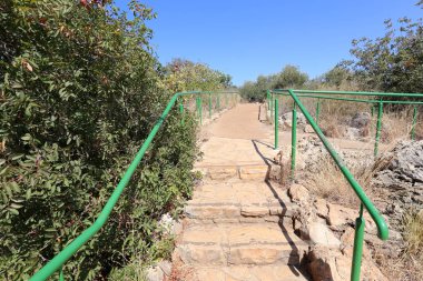 Merdiven bir bina ya da yapı unsurları olduğunu 